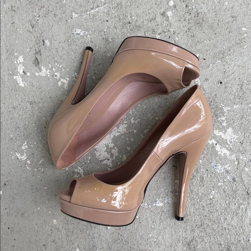 Gucci patent leather nude peep toe heels - Picture 4 of 10